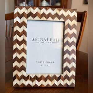 Shiraleah Chicago Boheme Chevron Picture Frame for 5”x 7” Photo